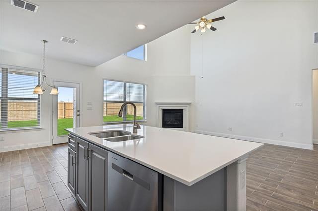 Photo - 507 Parrino pkwy
