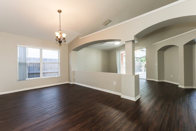 Photo - 6757 Waterton Dr