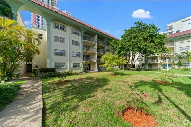 Building Photo - 8101 SW 72nd Ave Unit 414W Rental