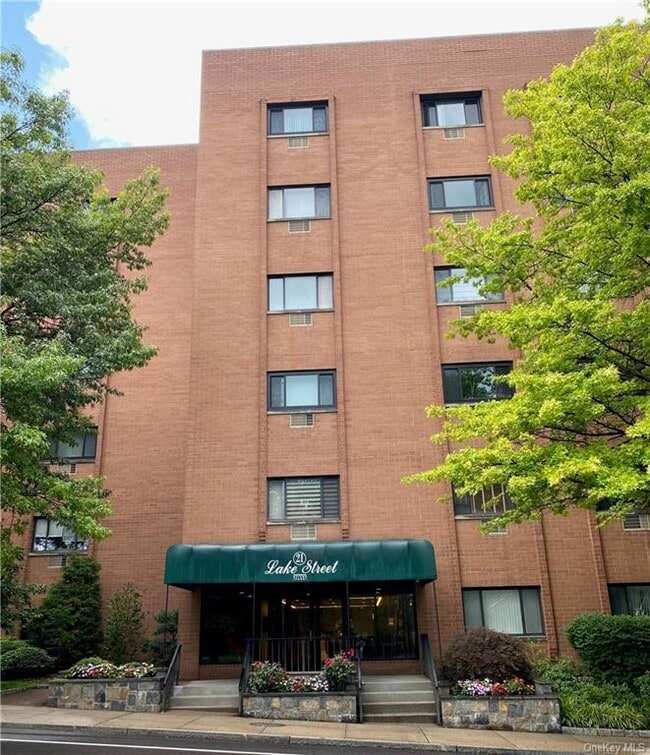 21 Lake St 1B  