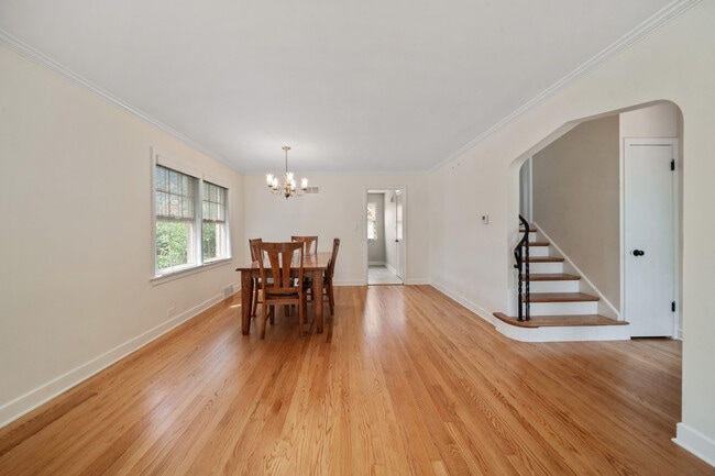 Photo - 5320 Suffield Ct