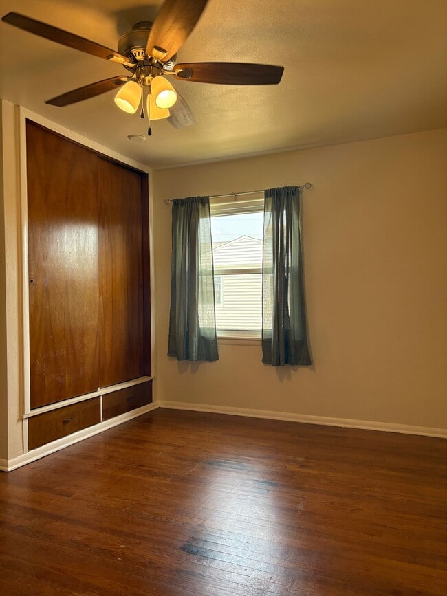 Photo - 4401-4415 Eastridge Dr