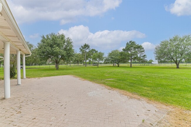 Photo - 15320 Mound Rd