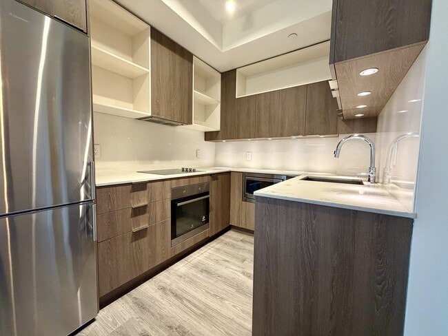 Photo - 200-200 Sackville St