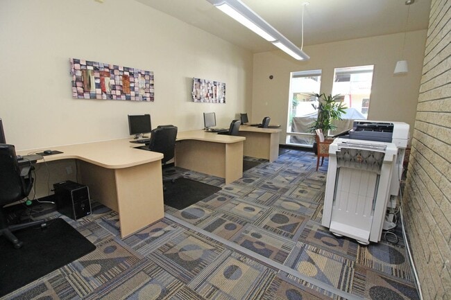 Photo - University Court