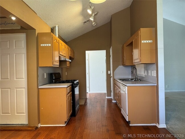 Photo - 7540 S Trenton Pl