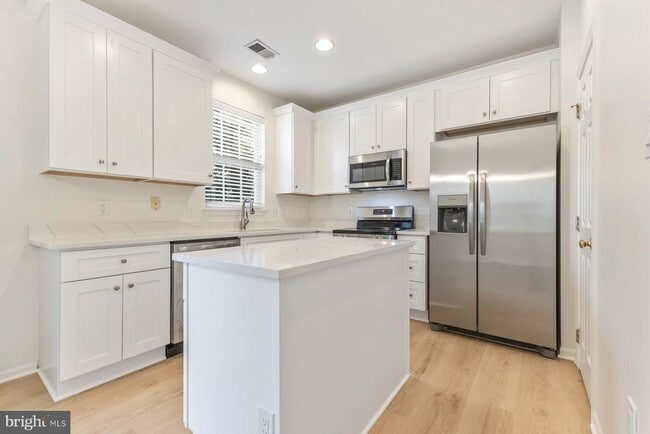 Photo - 9727 Faber Ln