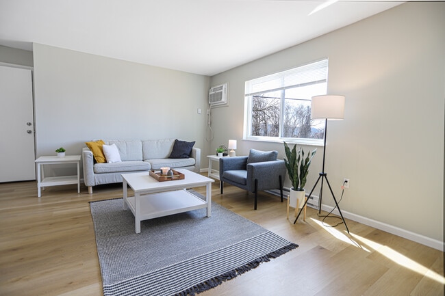 Photo - Riverview Apartments