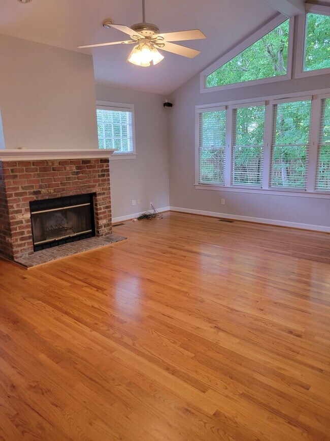 Photo - Awesome 4br/2.5ba in exc Cary Location! Av...