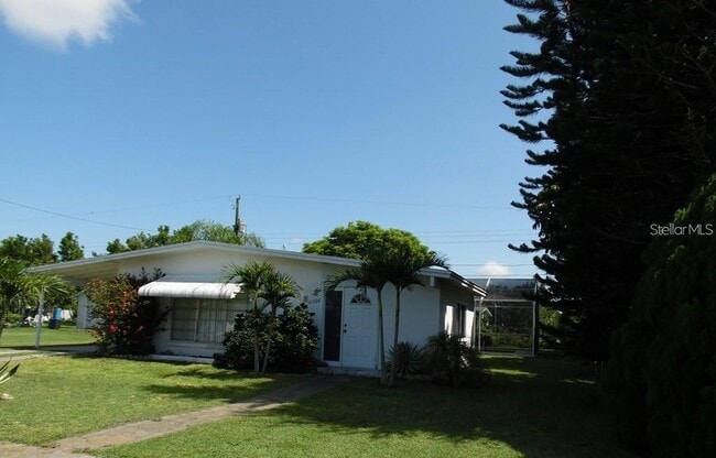 Photo - 21530 Meehan Ave