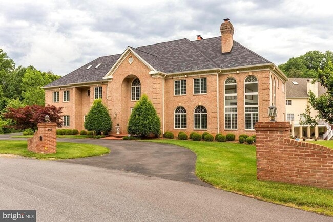 Photo - 914 Helga Pl