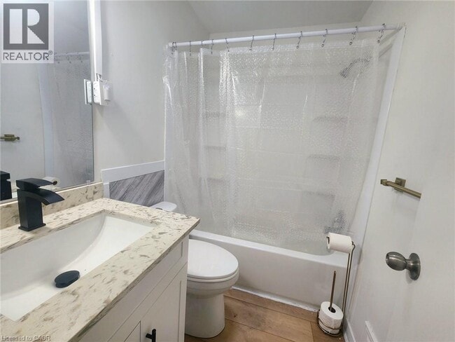 Photo - 250 King St E Unit 2