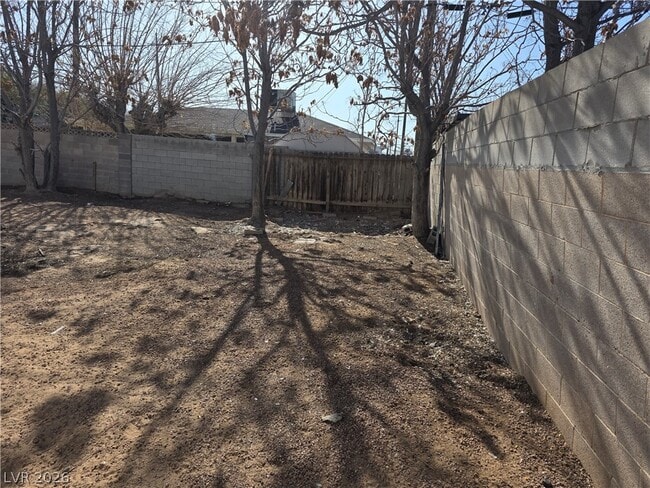 Photo - 301 Lance Ave