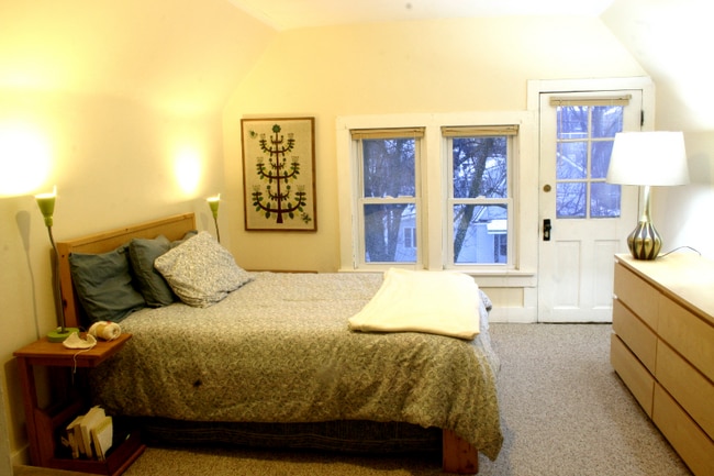 Photo - 1046 Jenifer St Unit 3