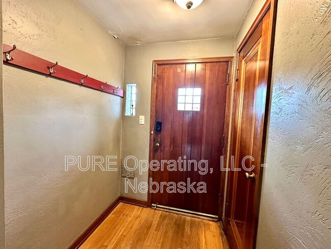 Photo - 5120 Franklin St