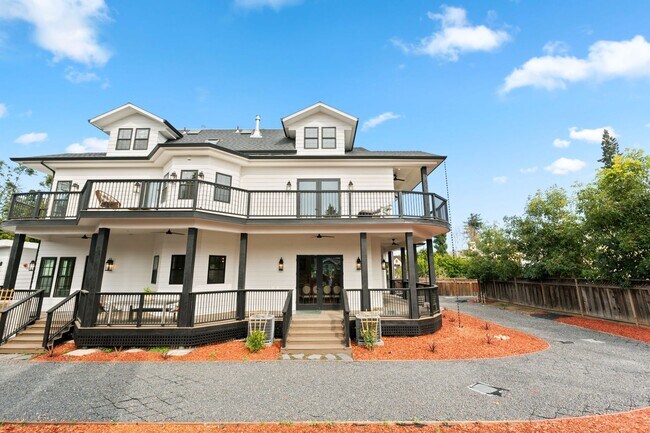 Photo - $11,995 - Stunning Executive Estate in Wil...