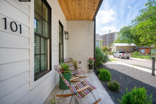Photo - 311 Refugio St