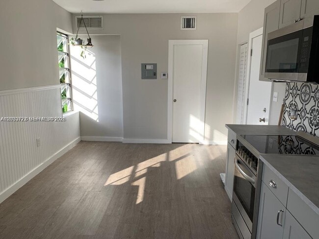 Photo - 2932 NW 16th Ave Unit 3A