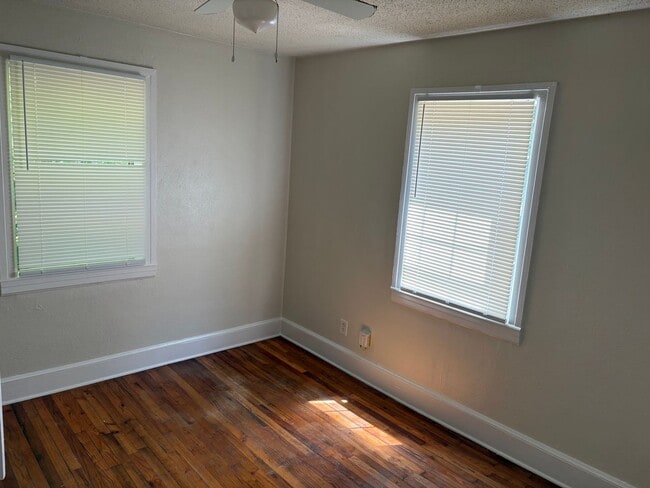 Photo - 2 bed / 1 bath home for rent in a great location. Features fresh flooring, new paint, and a fence...
