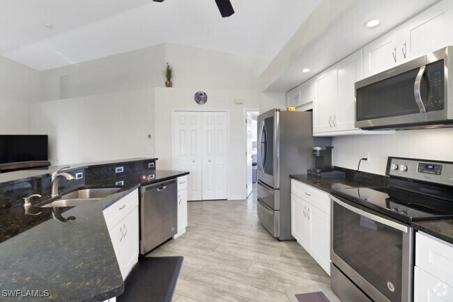Building Photo - 138 SE 30th Terrace Rental