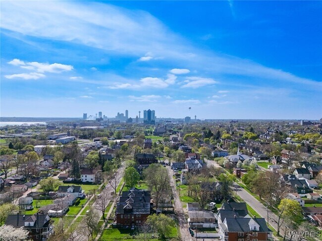 Photo - 1953 Falls St