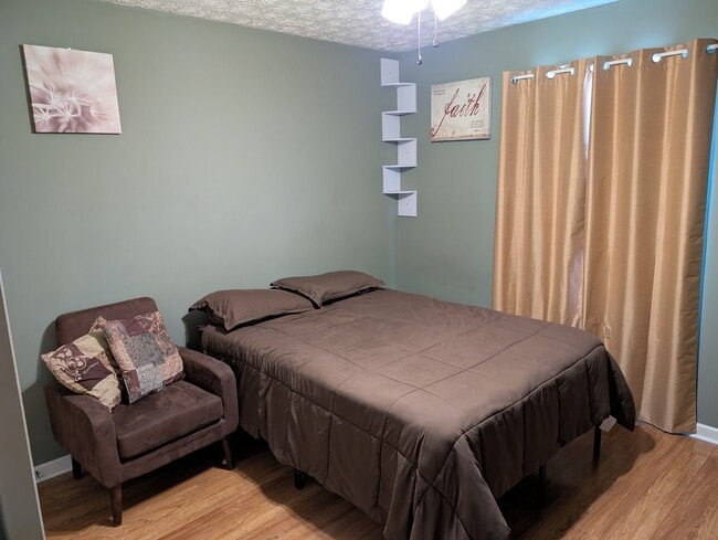 Photo - 180 Pebble Brooke Ct