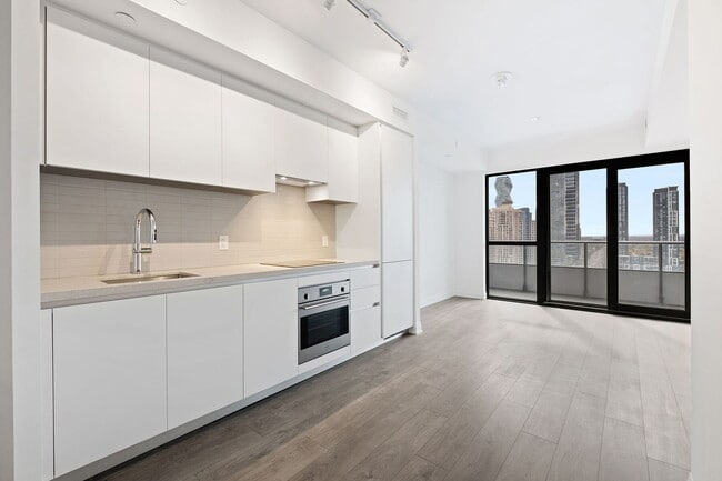 Photo - 4015 The Exchange