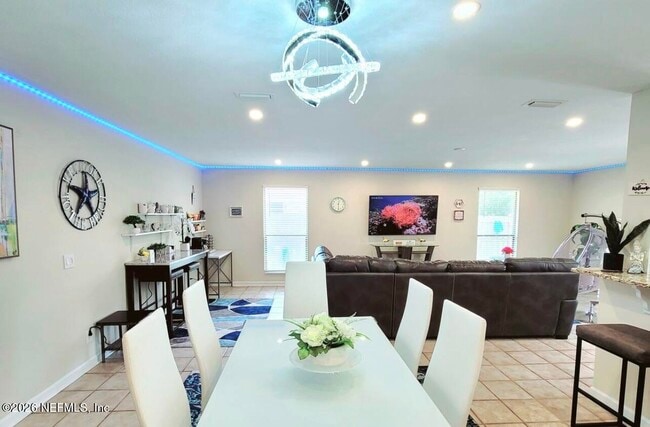 Photo - 780 Ashwood St