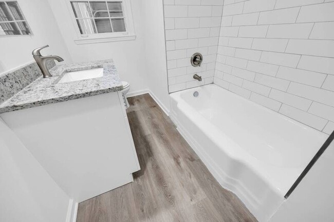 Photo - 1586 Kings Rd