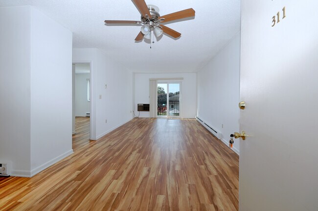 Photo - 155 Short Beach Rd