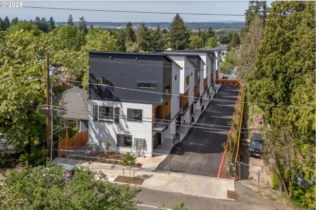 Photo - Brand New Modern Urban 4 Bedroom 3 1/2 Bath Homes with Designer Finishes and Air Conditioning Ava...