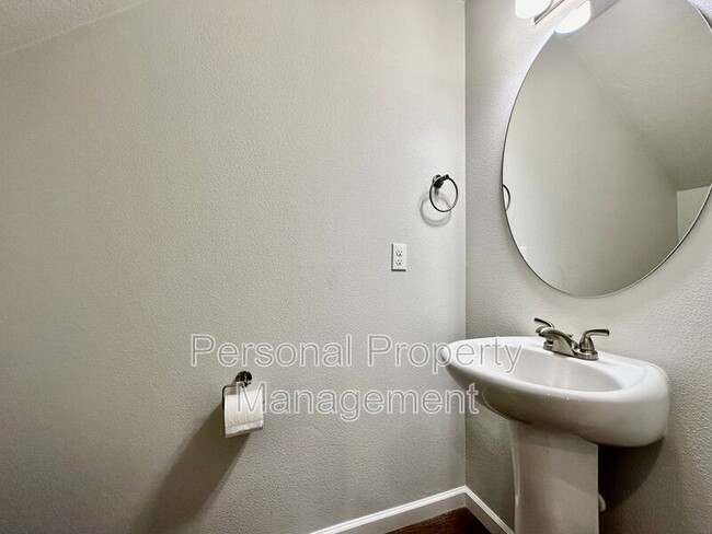 Photo - 11323 NE 25th St