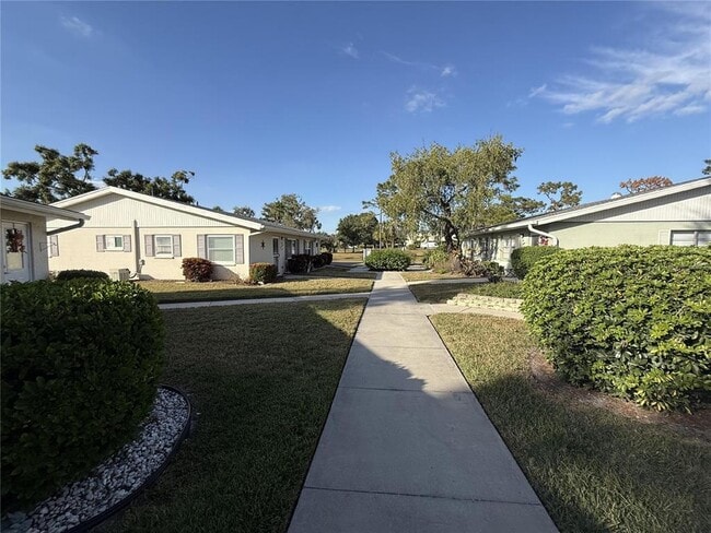 Photo - 2202 Clubhouse Dr