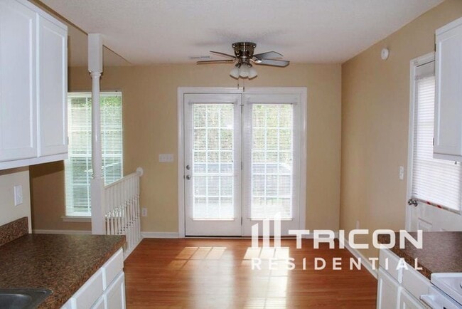 Photo - 223 Green Rose Rd