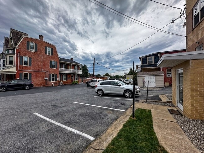 902 Columbia Ave