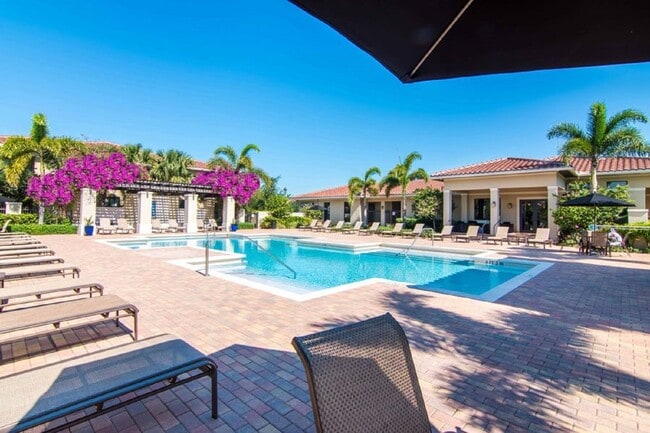 Residences at Lakehouse
