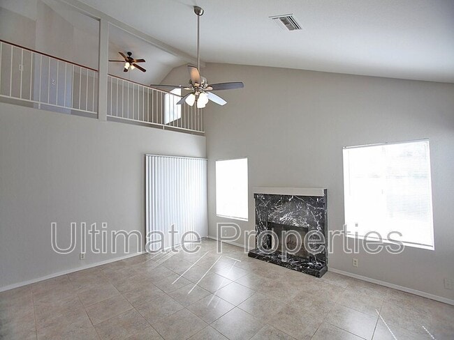 Photo - 5911 W Shangri La Rd