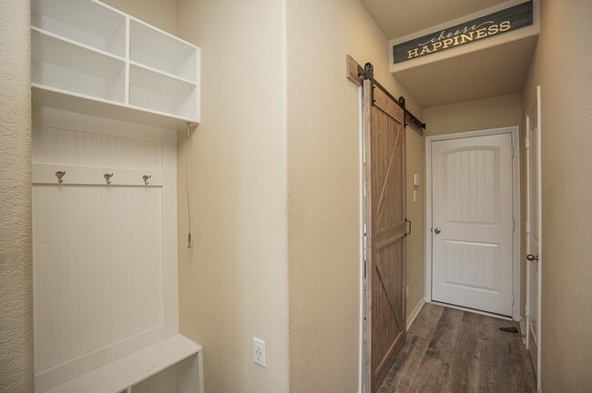 Building Photo - 9506 Bonbrook Bend Ln