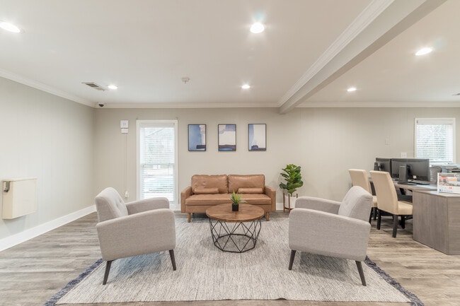 Photo - Woodland Falls Apartments