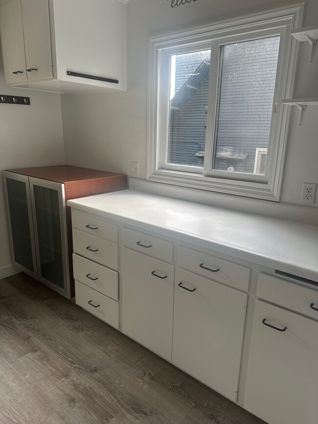 Net Kitchen - 8018 Densmore Ave N