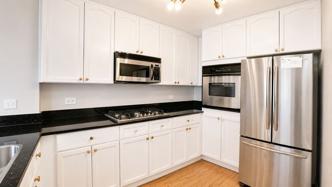 Photo - 1515 S Prairie Ave Unit 1204