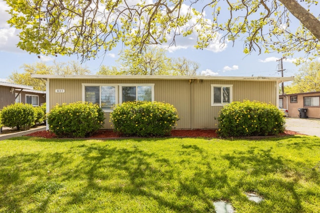 Building Photo - 811 Oregon St Rental
