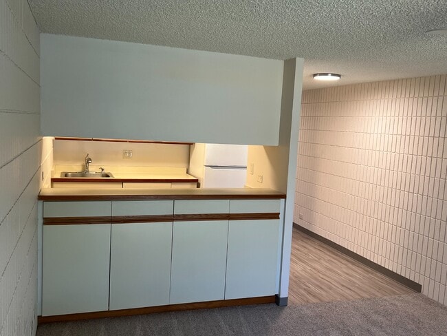 Photo - Mo?ili?ili Gem! 1-Bed Condo with Washer/Dr... Unit 207