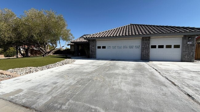 Photo - 136 W Cielo Ave