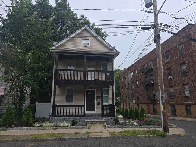 Building Photo - 262 Pindle Ave Rental