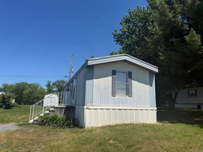Building Photo - 415 Meadow Brook Road
