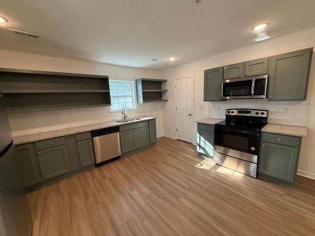 Photo - Apartment Home for Rent in Scottsboro, AL!! Unit C