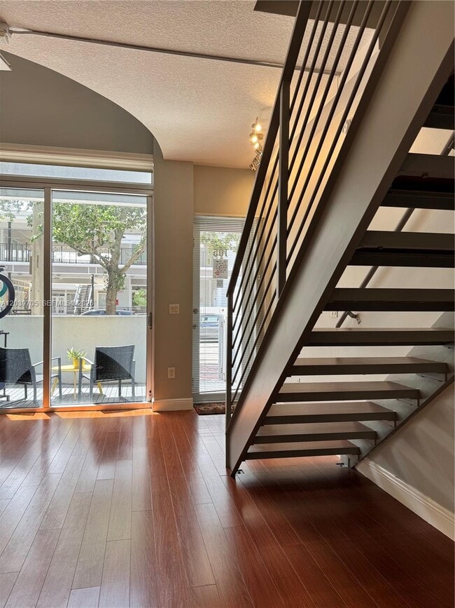 Photo - 3339 Virginia St Unit 105