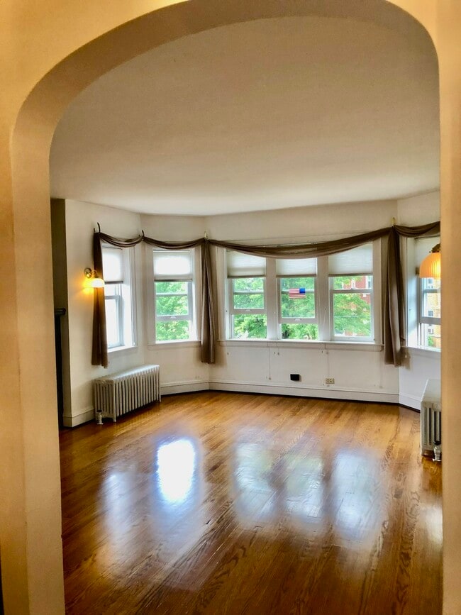 Photo - 4952 N Menard Ave Unit 2