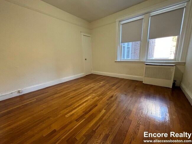 Photo - 70 Chiswick Rd Unit 12